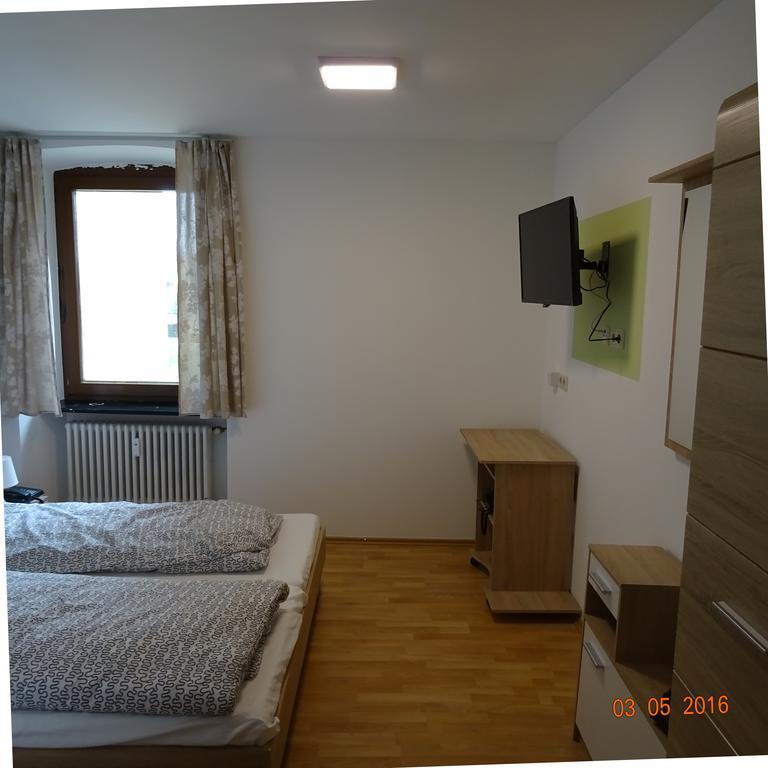 Hotel Einstein Бад-Кроцинген Экстерьер фото