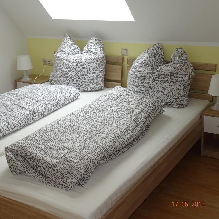 Hotel Einstein Бад-Кроцинген Экстерьер фото